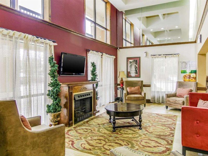 Quality Inn & Suites Atlanta Gunung Stone Luaran gambar