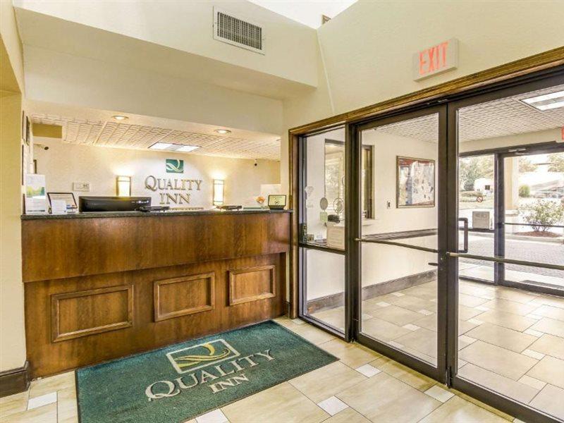 Quality Inn & Suites Atlanta Gunung Stone Luaran gambar