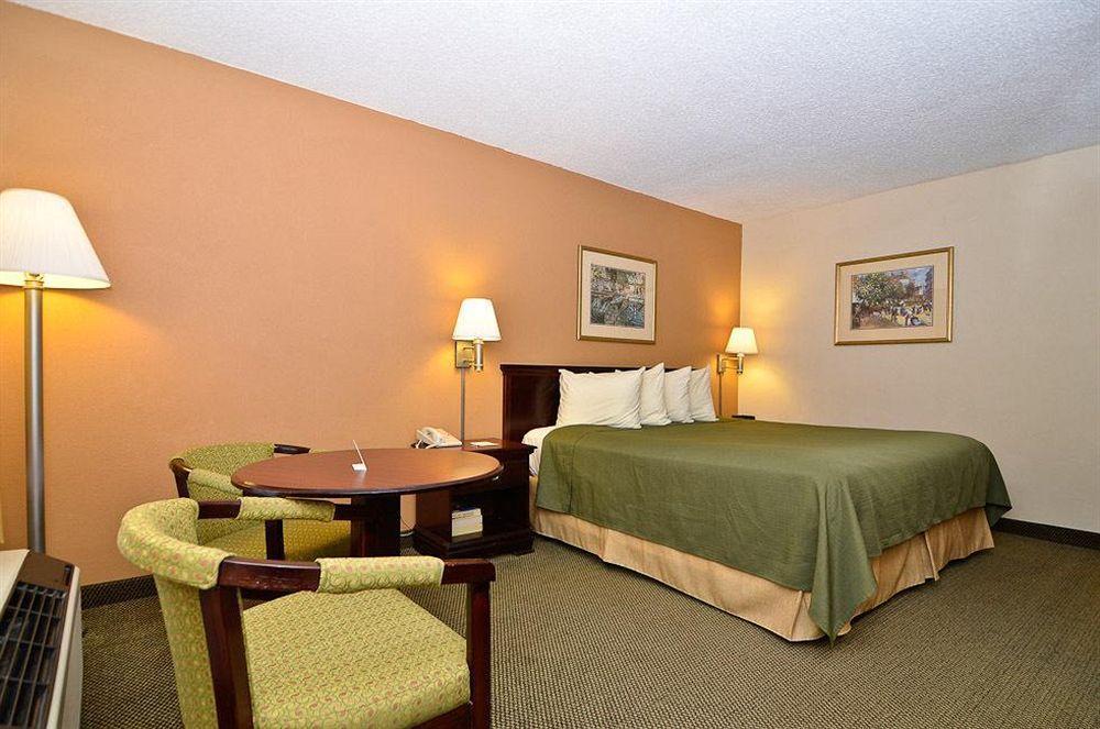 Quality Inn & Suites Atlanta Gunung Stone Luaran gambar